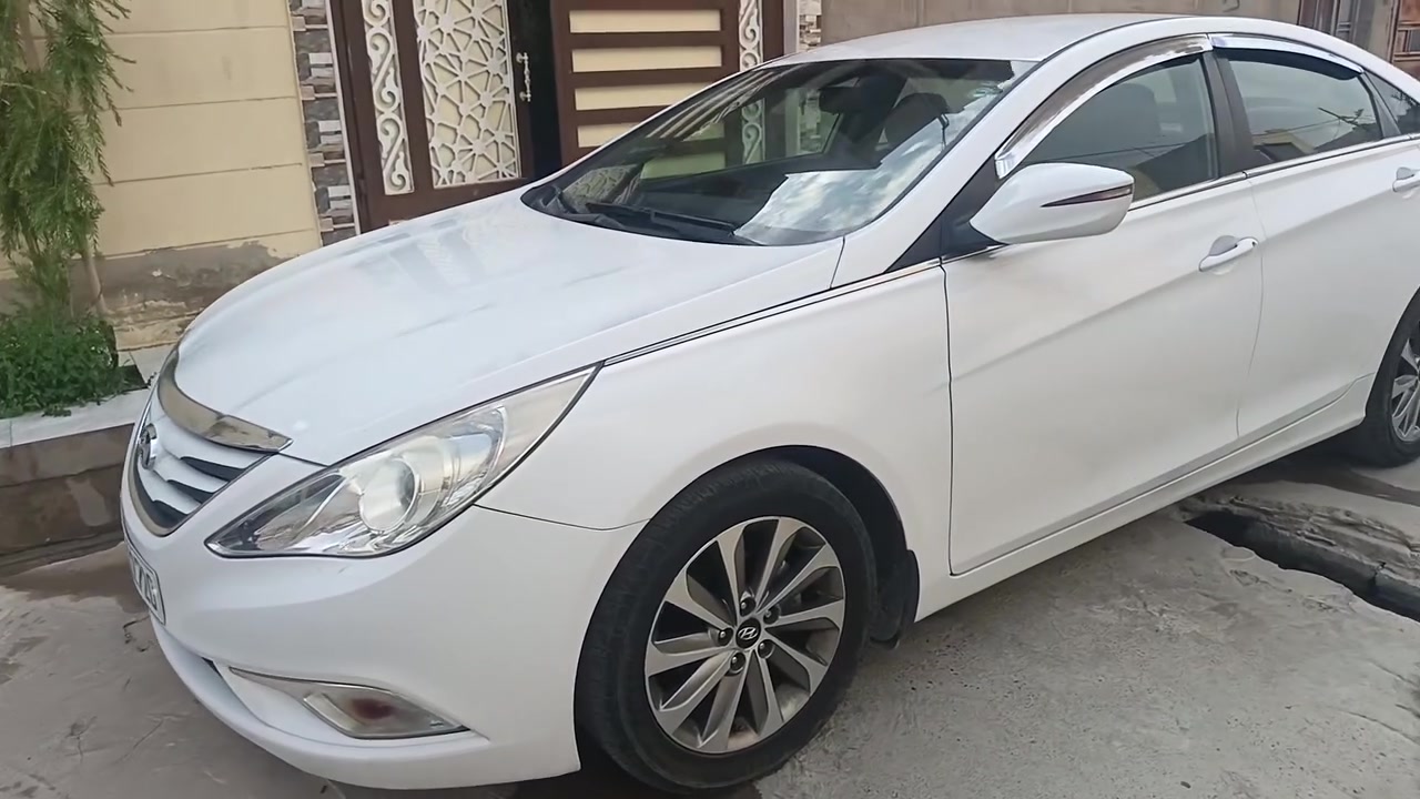 سيارة سوناتا موديل 2013 بدون صبغ بدون ضرر رقم دهوك رقم وسنوية جديد ماشيه 130 الف  
تواصل ***********
