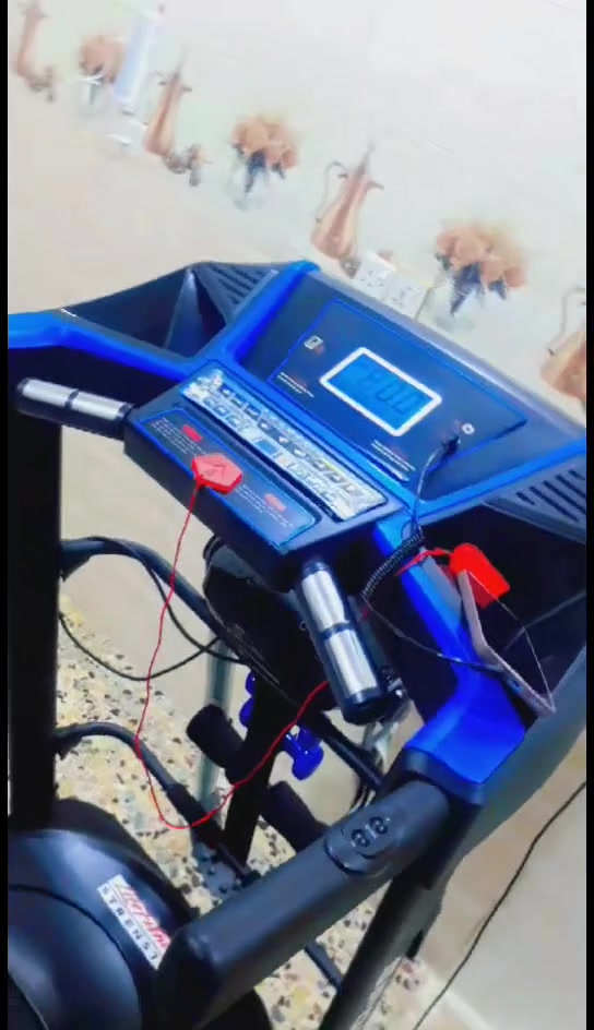 جهاز جري جديد جديد ضخم وزن 180 سعره 180 جهاز ماركه كلش جديد بي جهاز رجاج حرق دهون البطن والخواصر شاشه لمس مقياس سعرات حراريه ونبظ القلب ومسافه مقطوعه بي شناو بطن وقرص لف الخصر ودنبلاصات  تحكم بليدات والشاشه والكيبور السعر 350 بغداد الشعب *********** يوجد واتساب
