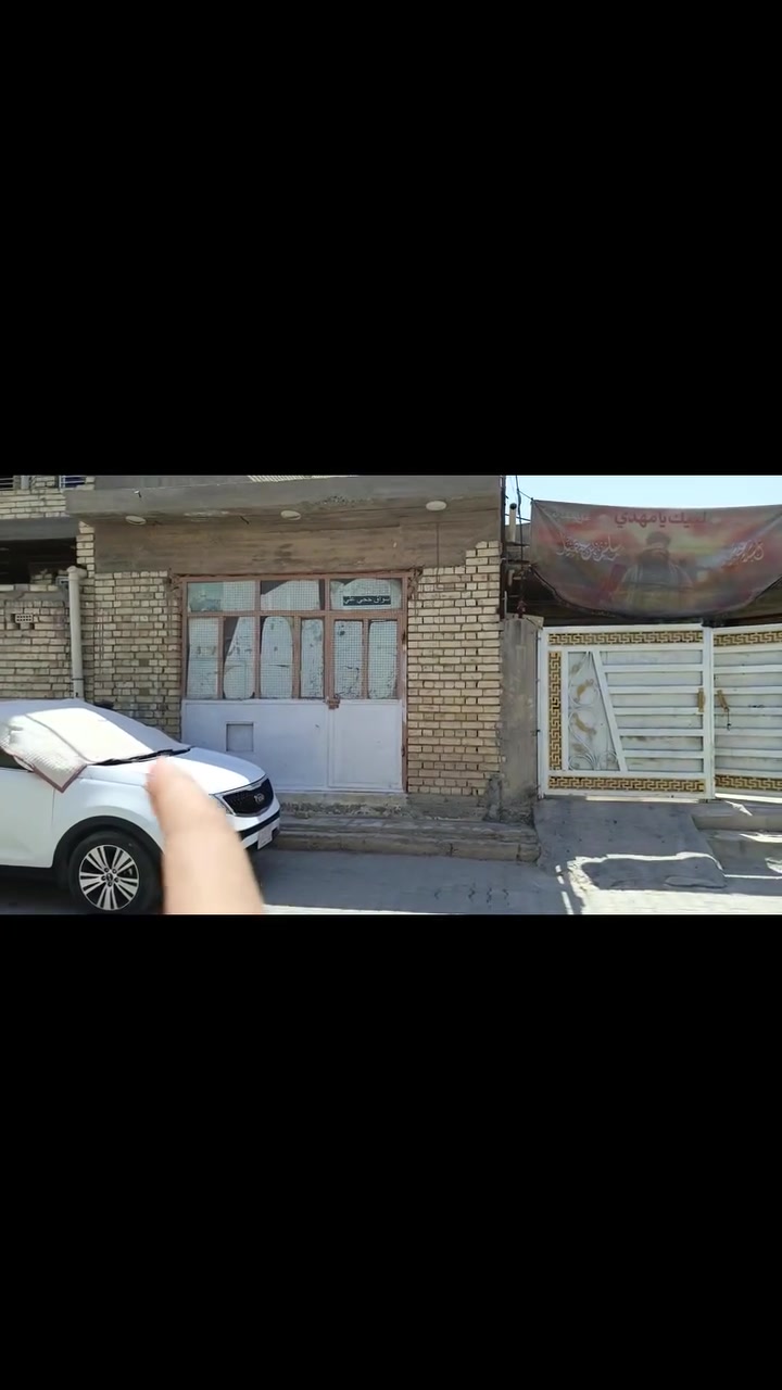 السلام عليكم بيت للبيع 
المساحه ٢٤٠
الواجهه ١٤ والنزال ١٧ 
خامس بيت عن الشارع الدوانم عبور السكه الفرع البصف شارع ابو الاحرار 
يحتوي على محل 
واستقبال وغرف عدد ٣ كل غرفه سويت ومناور عدد ٢ وصاله وبيتونه وصحيات مشتركه عدد ٢ 
الاستفسار 
***********
