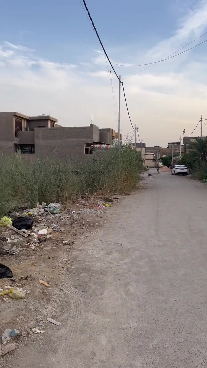 السلام عليكم…. للبيع قطعه ركن حي الرسول ابو اريج سابقآ…..طابوا صرف 
المساحه الكليه👈388م
الواجهه👈20م
نزال👈400'19م
السعرخاص👈قابل للتفاوض
الاستفسار…مكتب امجد العلواني للعقار
                        (***********)
