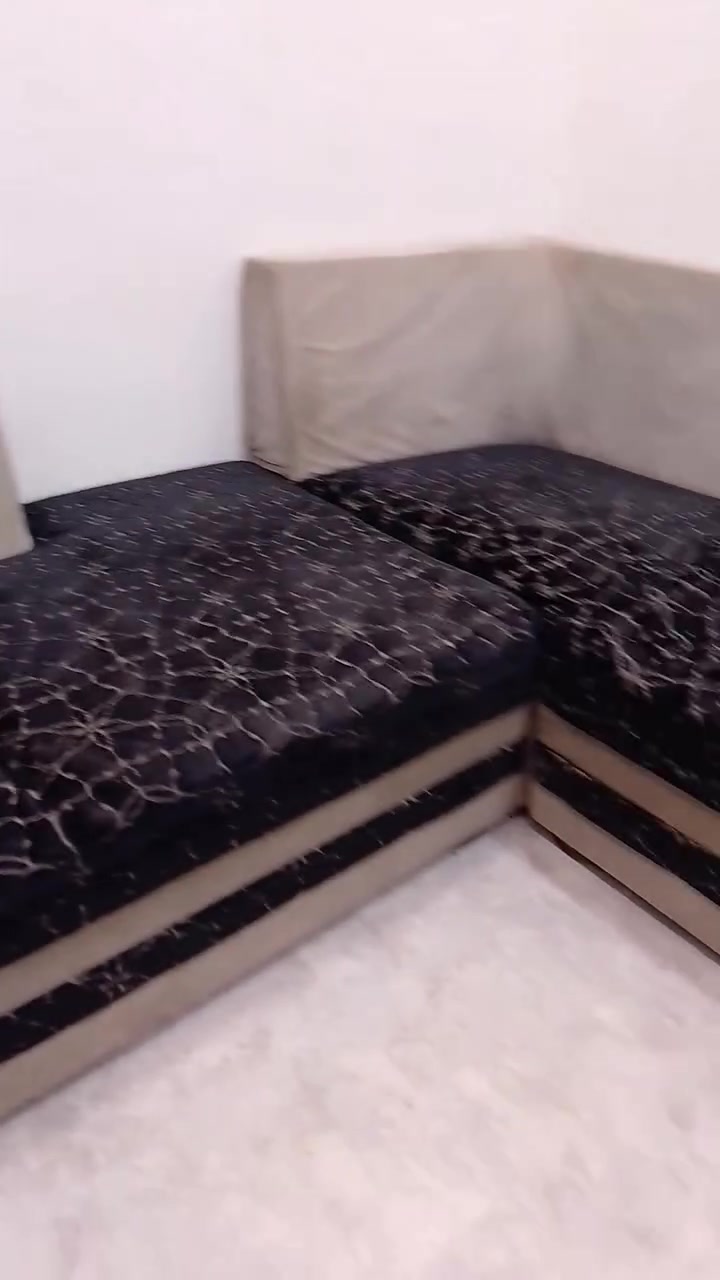 بغداد العبيدي • كنبة • نضيف