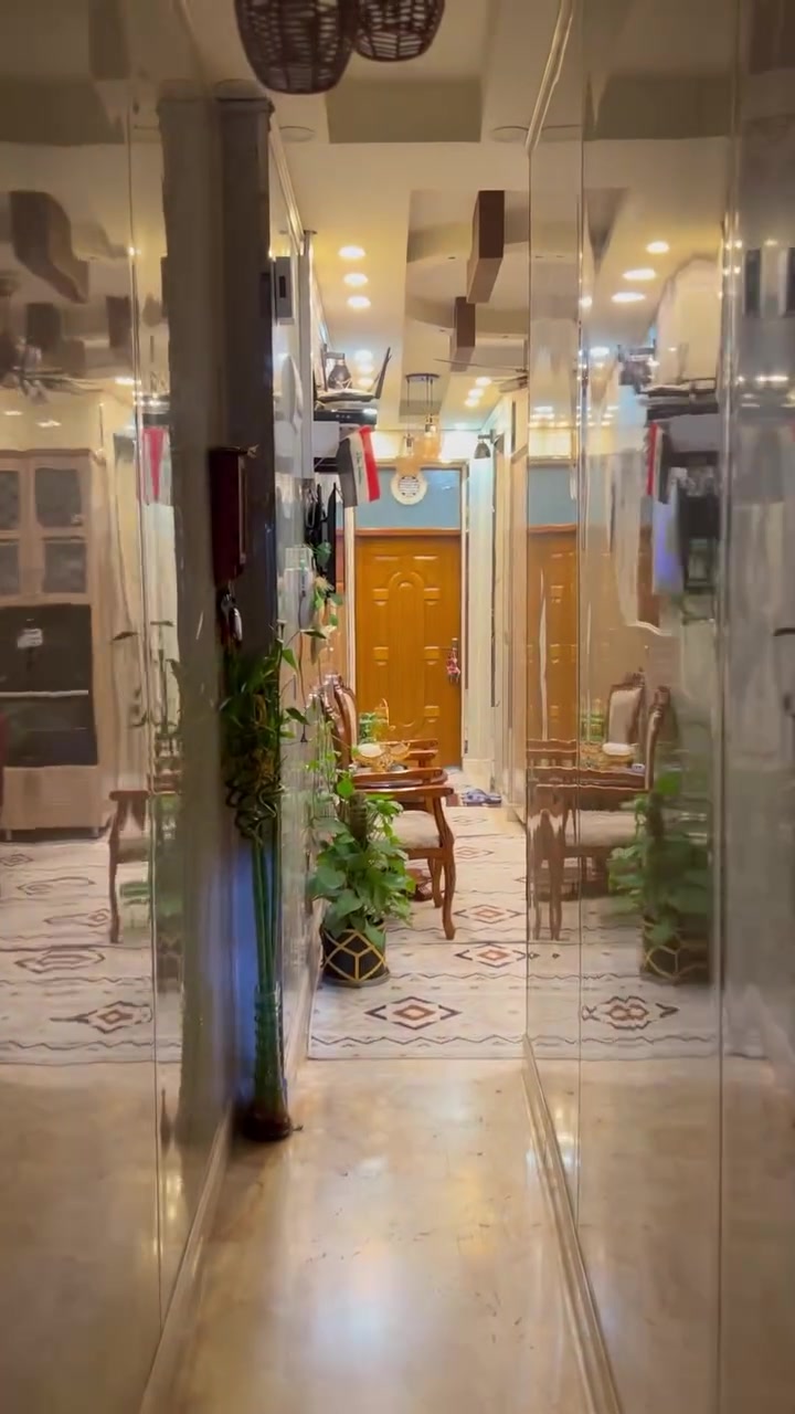 السلام عليكم للبيع طابو صرف ٨٥ م واجهه ٥ صليخ الاربعميه فرع ماركت المتسوق يحتوي على مدخلين صاله ومطبخ حار بارد وهول وخدمات الطابق الثاني غرفتين وخدمات والطابق الثالث غرفه وسطح ومخزن بالسطح الاتصال ***********
