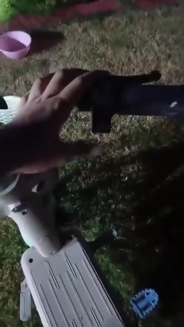 للبيع دراجة كهربائية(Hub Motor)
كاملة كل شيء ما بيهة بس الجوزة مال سويج عطلانة بس موجود سويج و كارت 
ملف 500 واط (48 فولت).
4 بطاريات 
سرعتها 35 
حجمها 14
سعرها 250 ألف 
مكاني بغداد العبيدي 
***********
