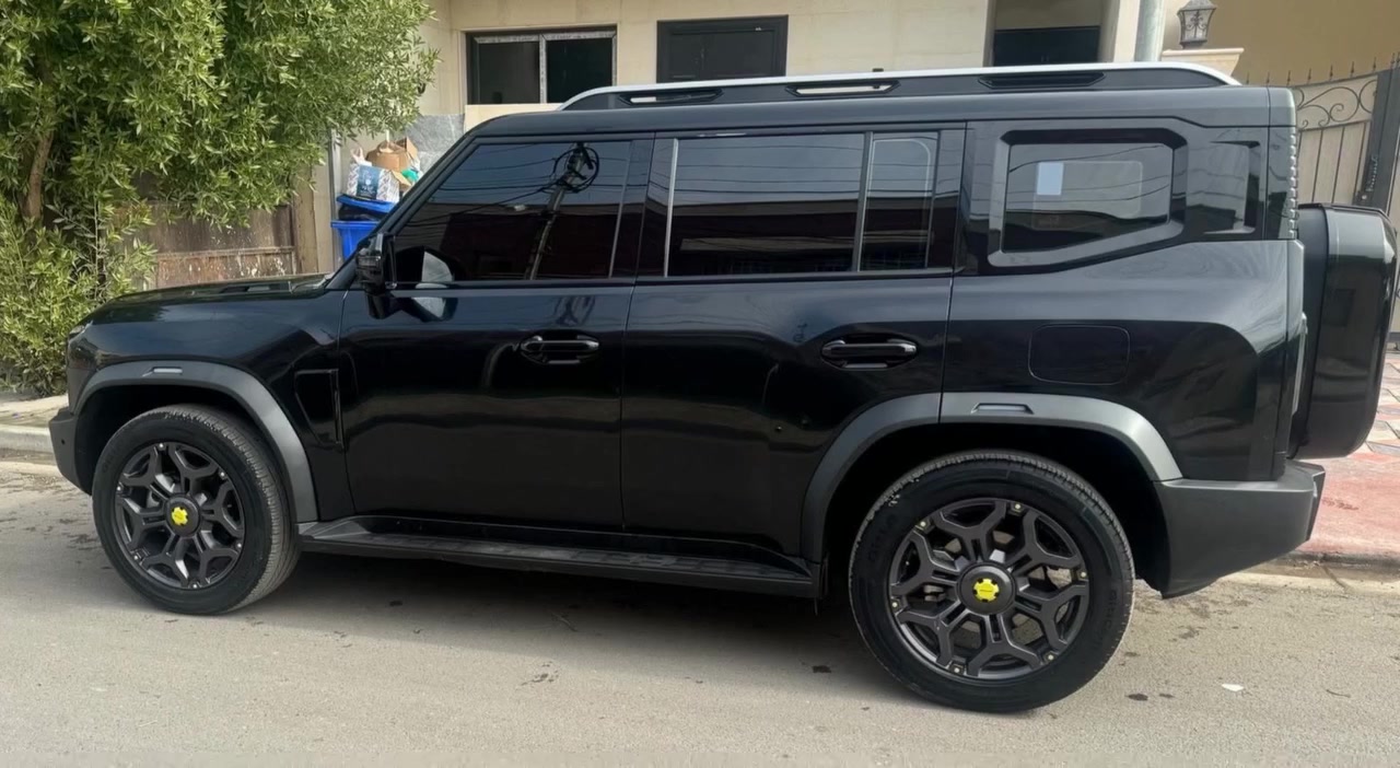 2025
🖤 اللون الخارجي: أسود
🫒 الداخلية: زيتوني
🔥 المحرك: 2.0 تيربو
⚙️ ناقل الحركة: أوتوماتيك 8 سرعات
🛞 الدفع: رباعي ذكي
🎯 نظام قيادة متعدد التضاريس
🚀 تثبيت سرعة
📷 كاميرات 360 درجة
👁️ حساسات أمامية وخلفية
🔑 نظام دخول ذكي
🔘 تشغيل بصمة
📱 شاشة لمس كبيرة
⚡ شحن لاسلكي
❄️ تكييف ثنائي المناطق
💺 مقاعد جلد
🔌 تحكم كهربائي بالمقاعد
🌤️ فتحة سقف بانورامية
💡 إضاءة LED
🛞 عجلات سبور
🛡️ ضمان وكالة
✨ مواصفات عالية وتصميم عصري

📱 واتساب: ***********
أوتوكازا
