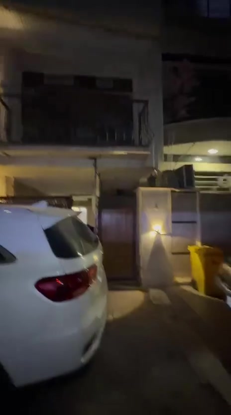 لايجار طابق ارضي في ابو طياره مساحه 160 متر يحتوي على غرفه وصاله واستقباله ومطبخ وخدمات عدد 2 بدل الايجار 550 لاستفسار ***********
