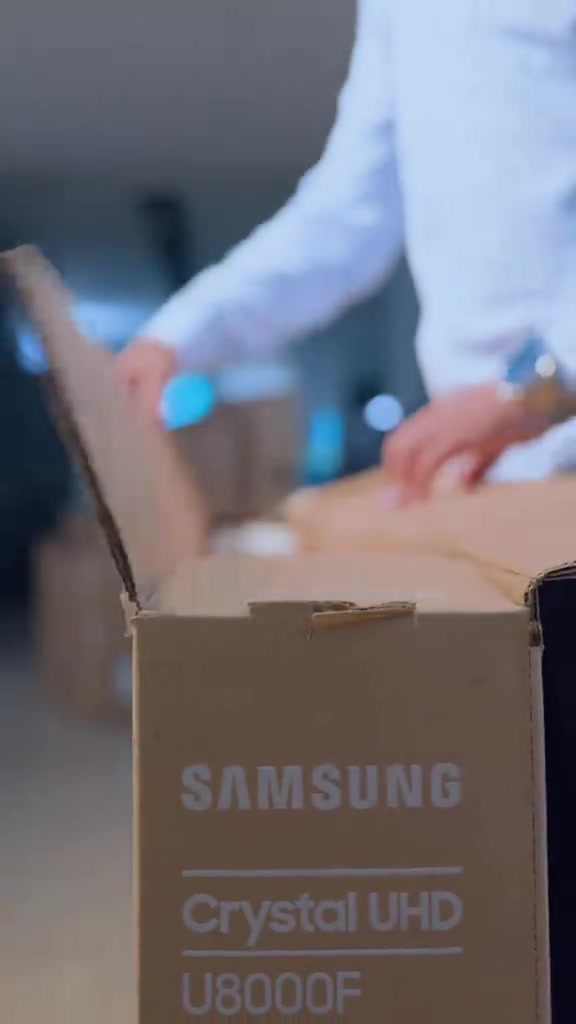 اختار الحجم اللي يناسبك وخلي المشاهدة غير شاشات Samsung Crystal UHD بدقة وتفاصيل تخلي كل لقطة أقرب للواقع  أحجام متعددة تناسب كل مساحة…   راسلنا هسه لمعرفة الأسعار والعروض المتوفرة. ‏‎‏‎ 📍 الكرادة العرصات قرب شركة اسياسيل وقرب افران الطاحونة  ‏‎‏‎للاستفسار  ............... ***********📱 ***********📱 ***********📱 ‏‎‏‎ ملاحظة🚨🚨🚨 ليس لدينا فرع اخر 
