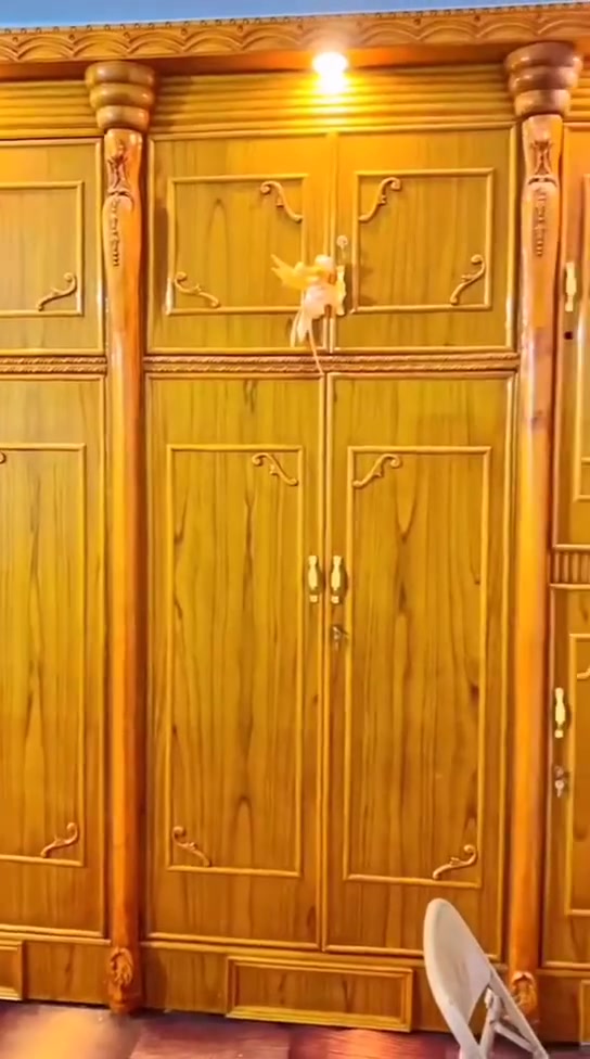سلام عليكم   غرفة نوم كاملة كنتور 6 ا بواب
ميز +كومديات +جرباية +زاويه

سعر 850

‏ رقم الهاتف ***********
