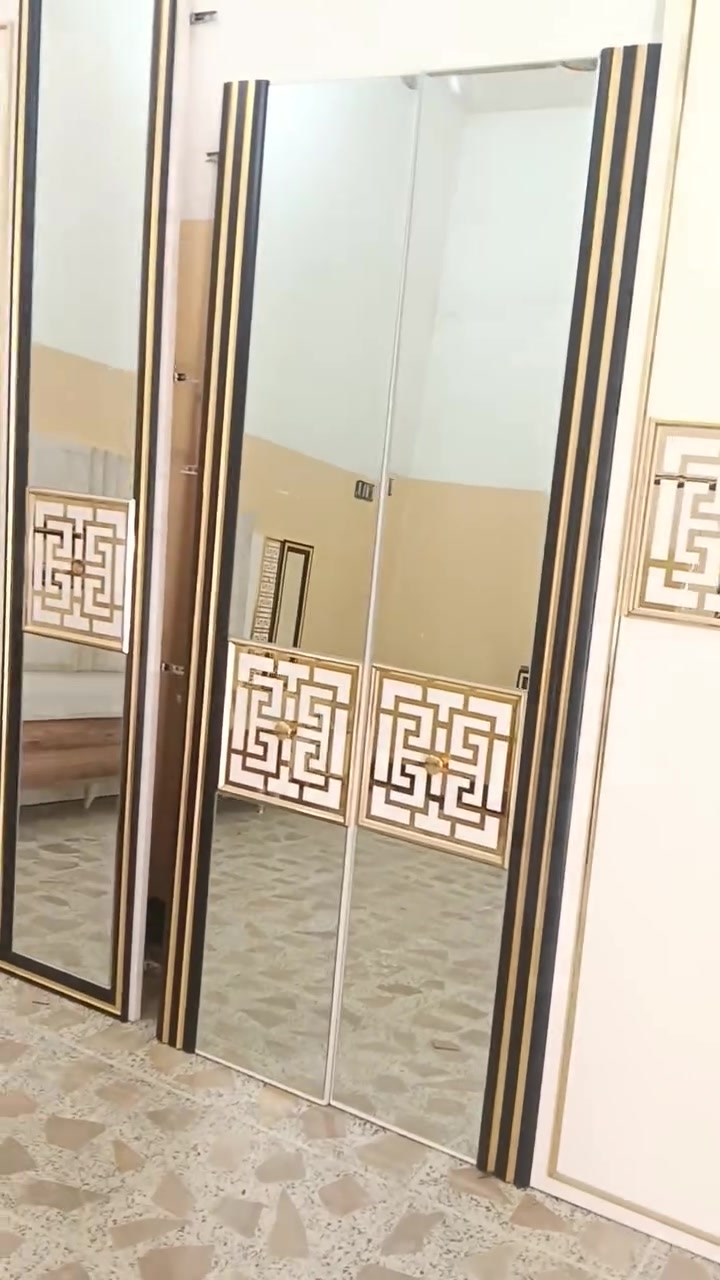 غرفة ترکية نضيفه كلش 10 قطع صبغ حراري أصلي وجام ليزري ولون مميز وبيه كنتور اضافي مال طفل بابين وناره شغاله السعر 750 وبيه مجال بسيط اتصال علا الرقم ***********/***********/ مكان فلوجه
