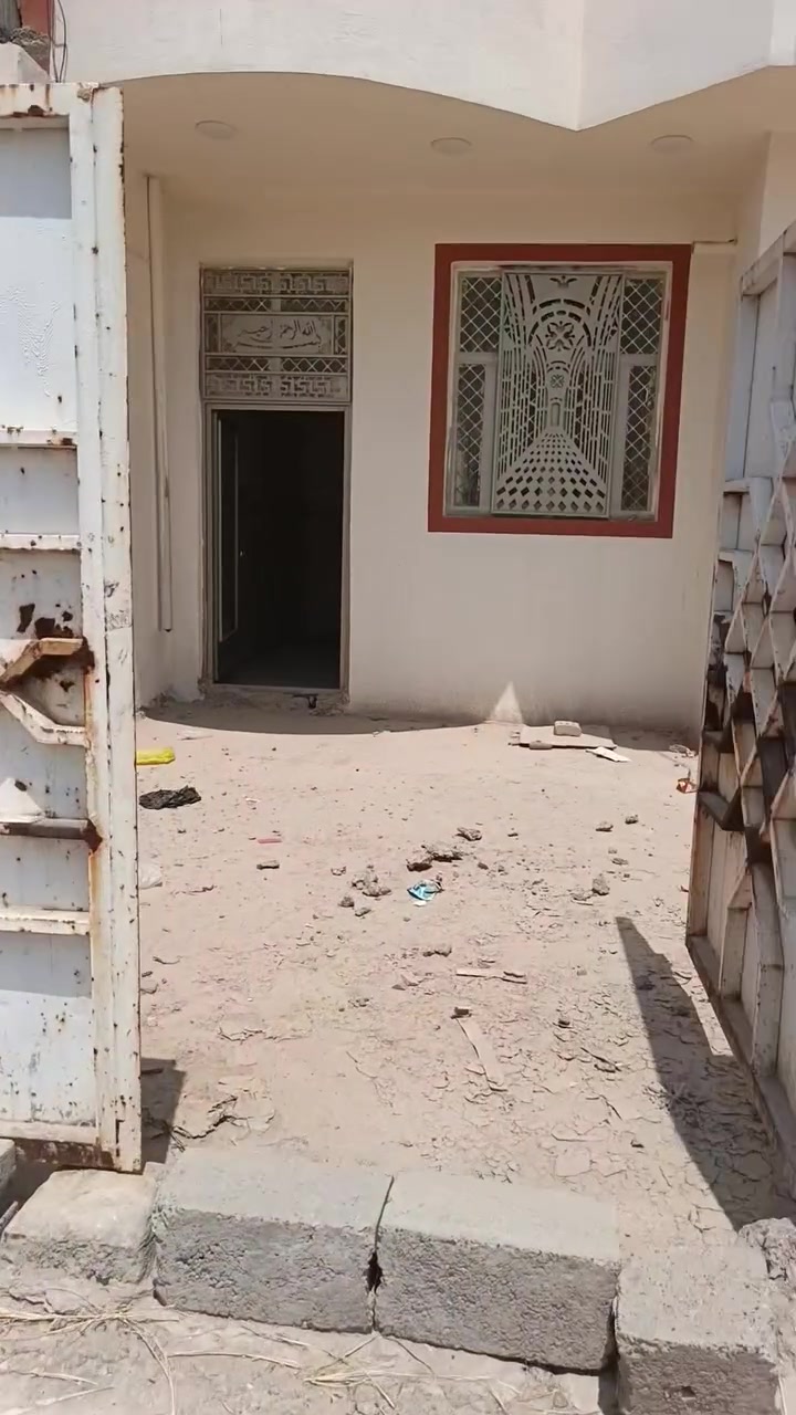 للبيع بيت في حي المختار عقد زراعي مربع الذهبي مساحه 250متر 
متكون البيت
غرفتين نوم 
وصاله 
صيحات داخليه و خارجيه 
ومطبخ 
وهول 
واستقبال
البيت بعده مامسكون 
السعر 63وبيه مجال 
***********واتساب
***********واتساب
