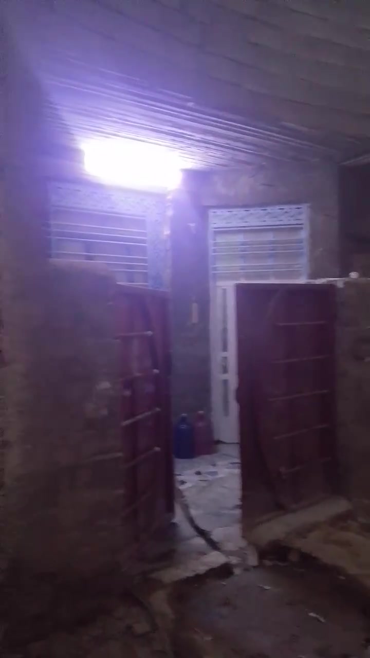 السلام عليكم
يتوفر لدينا دار البيع المساحة 100متر  10×10
العنوان منطقة الدوانم مجاور شرطة الخامسة قرب جامع ملك القدوس 
طابو زراعي سند 25 
تفاصيل دار 
صالة 
مطبخ 
غرفتين نوم 
مناور عدد2 
كراج صغير 
فرعي 
برهم قسط 
سعر مناسب جدا 55 بي مجال تعال شوف موقع البيت حياكم الله 
هاتف ***********
خالد الجبوري
