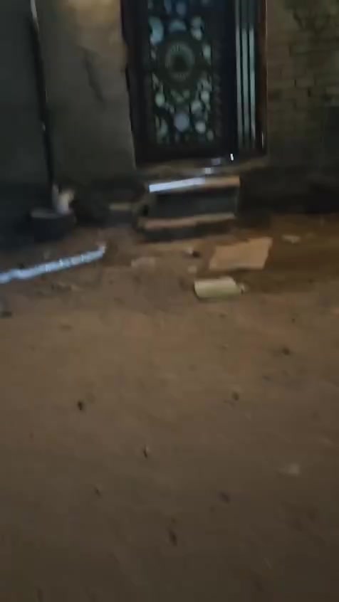 سلام عليكم مشتمل للبيع في مدينه الصدر منطقه الدسيم صعدت الجوادر مقابيل قطاع 39 بناء جديد وعالي على شارع 3 بايات مجاي كهرباء ومائي كامل خدمات الستفسار تصال على رقم ***********
