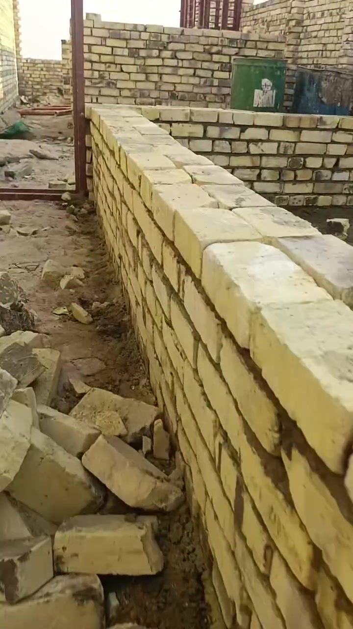 السلام عليكم اخوان بيت للبيع هيكل طابو صرف مساحه 100متر  الموقع حي الامير شارع 30 استفسار على رقم ***********

