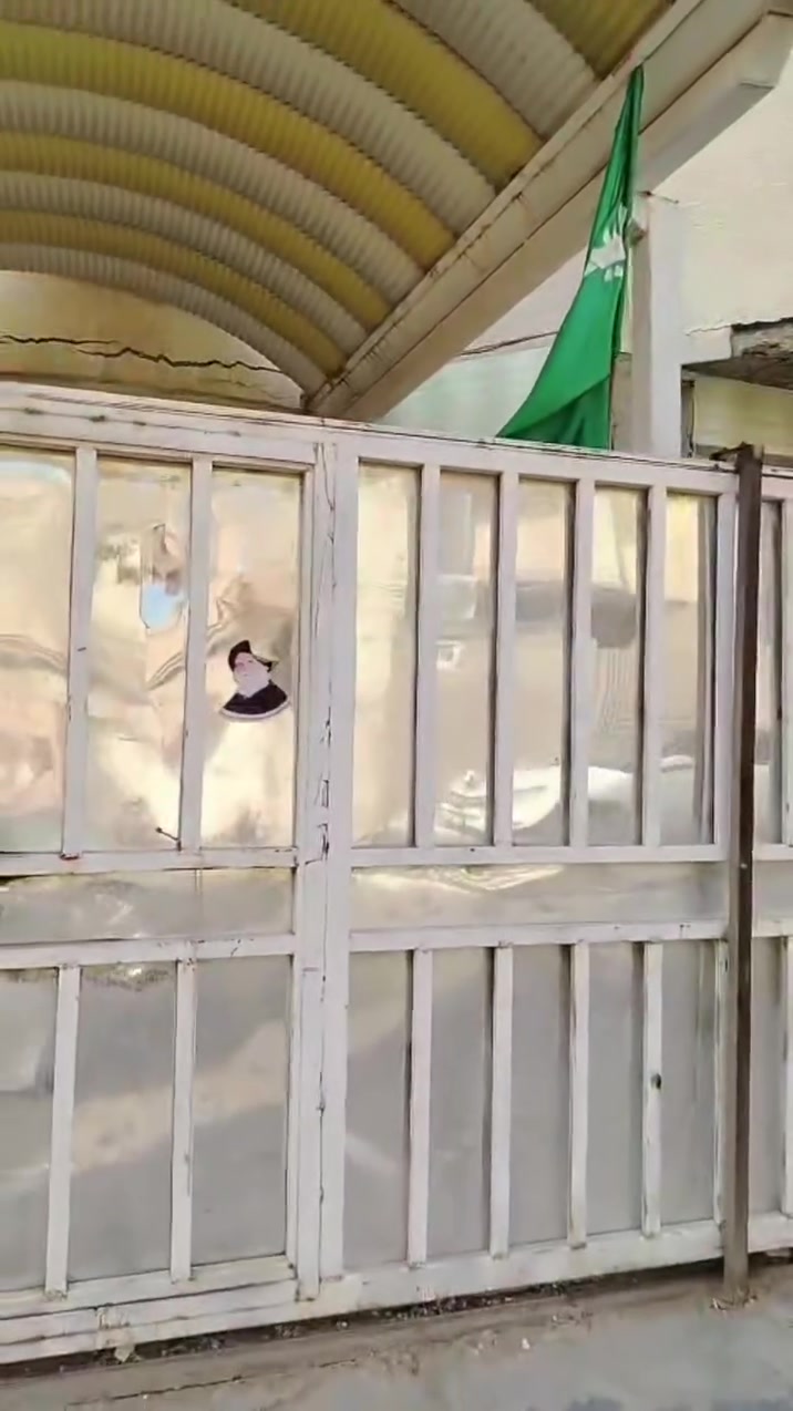دار للبيع  
في حي الوفاء  خلف شارع ٦٠ 
المساحة ١٠٠ مربعة 
يتكون من طابق  ونص  بناء جيد 
واجهة ٧
السعر ١١٥
للاسفسار مراسلة او الاتصال على الارقام 
***********
***********
