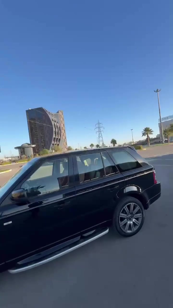 سلام عليكم Range rover autobiography اعلى فئه بالرانج للبيع125🔥🔥🔥 محرك سوبر تشارج 510hp بدون صبغ فول نظافه رقم وسنويه جديد كير محرك كهربائيات تبريد كلها بشرط
فول مواصفات
٤كاميرات
جكات ٣مستويات
وضعيات قياده
ثلاجه
صندوق شفط
اوتو لايت
لايت يعمل مع اتجاه المقود
حساسات
داخل لون قرميدي 
٣شاشات
مواصفات الرانج معروفه
سياره جاهزه وكامله مكمله مال جناي الشراي يتصل ***********
*********** 
سعر(125)
