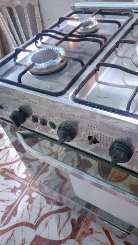 طباخ • حجم كبير • شغال