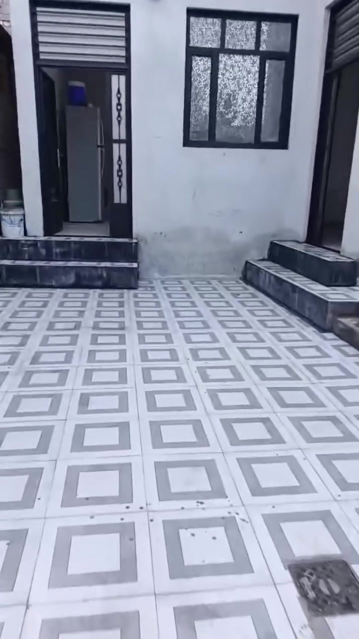 سلام عليكم بيت للبيع الموقع أبي الخصيب منطقة العوجة يبعد عن شارع العوجه 300 متر
تفاصيل البيت 
المساحة 220 متر يتكون الطابق الأرضي من غرفتين وديوانيه وصالة ومطبخ وصحيات
والطابق الثاني يتكون من غرفتين هيكل 
البيت طابو زراعي عراقي 
السعر 88 وقابل للتفاوض 
***********
‏‪***********‬‏
