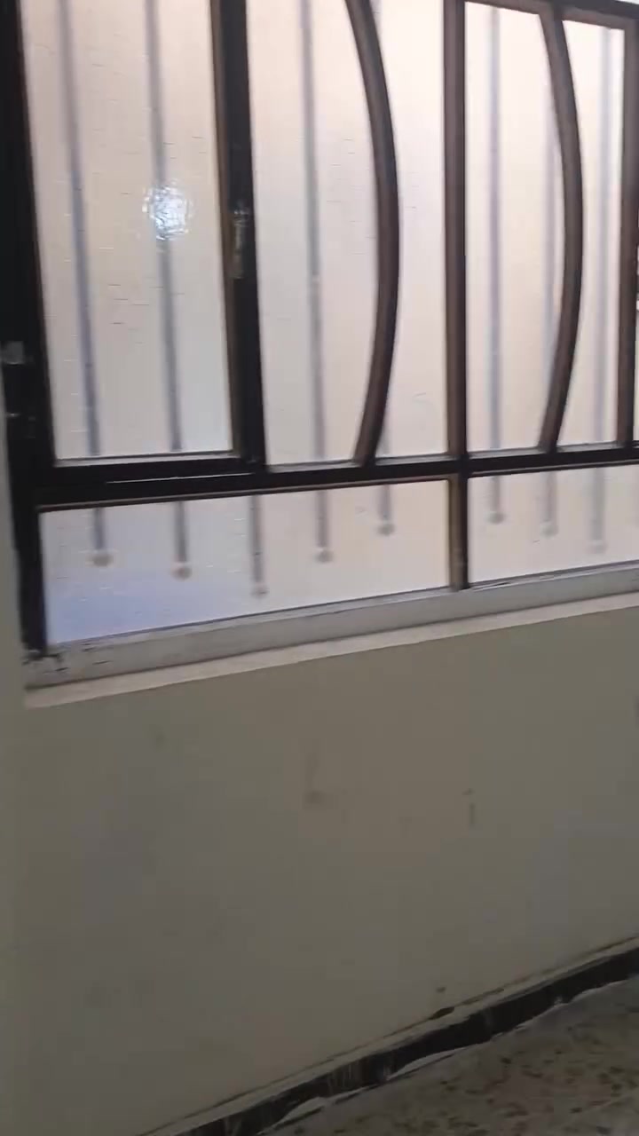 السلام عليكم 
مكلف بالنشر
بيت للأيجار يحتوي ع 4 غرف وصالة وصحيات كهرباء مجاري معزولة ايجاره 650 الف دينار عراقي مكانة الاعظمية يتوسط حديقة حجي بصرة ومستشفى النعمان ***********
***********
