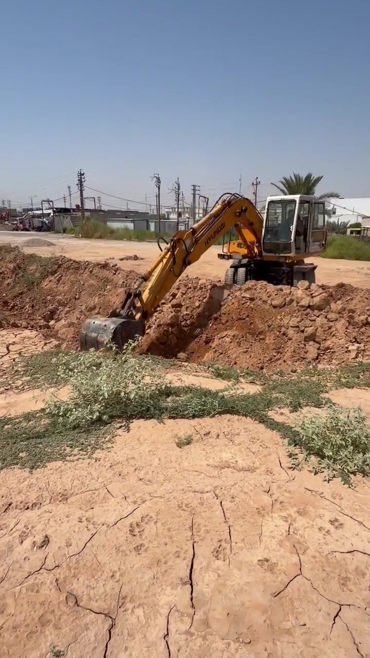 حفاره هونداي محرك كمنز 4 سوبر 
دبل مضخه 63 بم مشي 107
بدون رقم تكدر ترقمها
خفيف ثكيل ميلان 
مأسسه نقار 
السعر 89 $
 ***********
