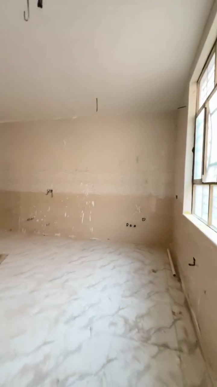 فرصة لا تضوبها! بيوت اثنين بتصميم عصري وبناء حديث في كربلاء المقدسة 🏡✨
اختار بيتك الجديد اليوم واستلم مفتاحك على راحة البصر، بناء نظيف ومرتب يلبي كل احتياجاتك.

📍 الموقع: كربلاء - حي الإمامين

📐 المساحة: 50 متر مربع لكل بيت

🏗️ التصميم: طابقين

🧱 نوع البناء: درجة أولى ومواد أصلية

📜 النوع: طابو زراعي (سند 25)

💡 الخدمات: متوفرة بالكامل (ماء، مجاري، كهرباء ،تبليط)

💰 السعر المطلوب: 56 مليون دينار عراقي للبيت الواحد

للاستفسار والحجز أو لمعاينة البيوت على الطبيعة، يرجى مراسلة الصفحة أو الاتصال على الرقم:

[***********]
