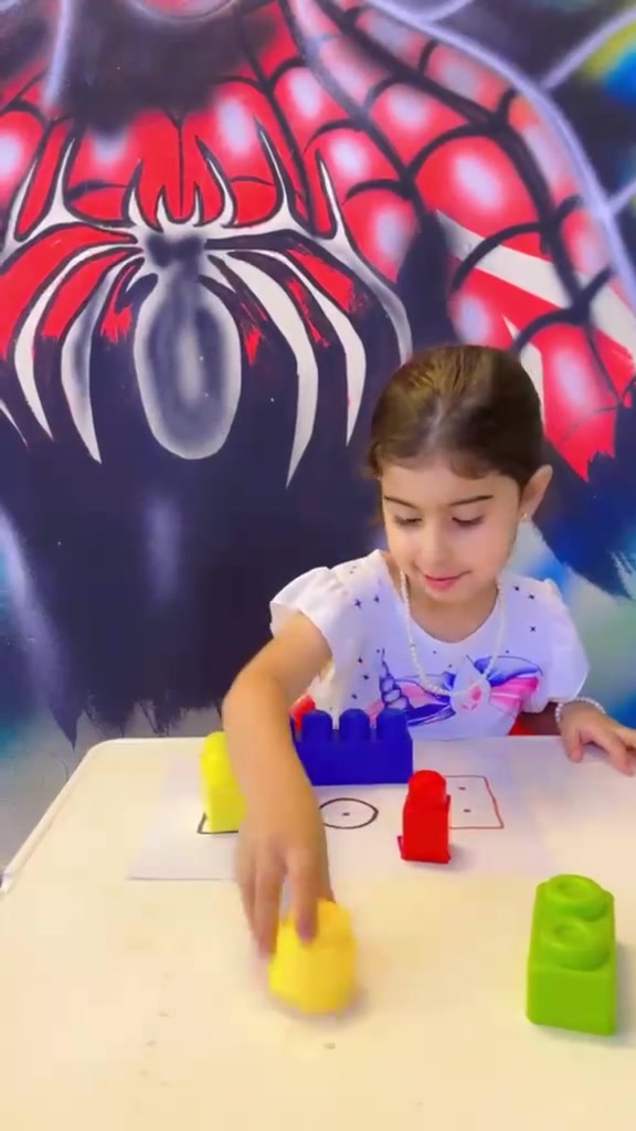 🧩✨ بكل تركيز وإبداع…
قام أطفالنا بمطابقة المكعبات مع الأشكال المرسومة على الورقة، لتنمية التركيز، والإدراك البصري، والتآزر بين العين واليد بطريقة ممتعة وتفاعلية. 💛🌈

روضة اقرأ الاهلية 

بغداد - حي الجامعة - خلف بانزين خانة ابو خليل 

***********

***********

