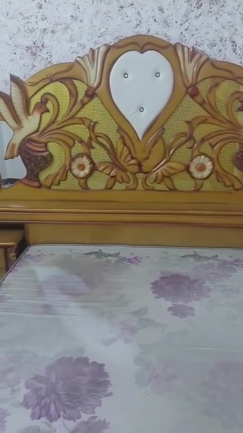 غرفه نوم اخشاب البيع السعر 500 وبيها مجال مكان البصره الجمهوريه واتساب ***********
