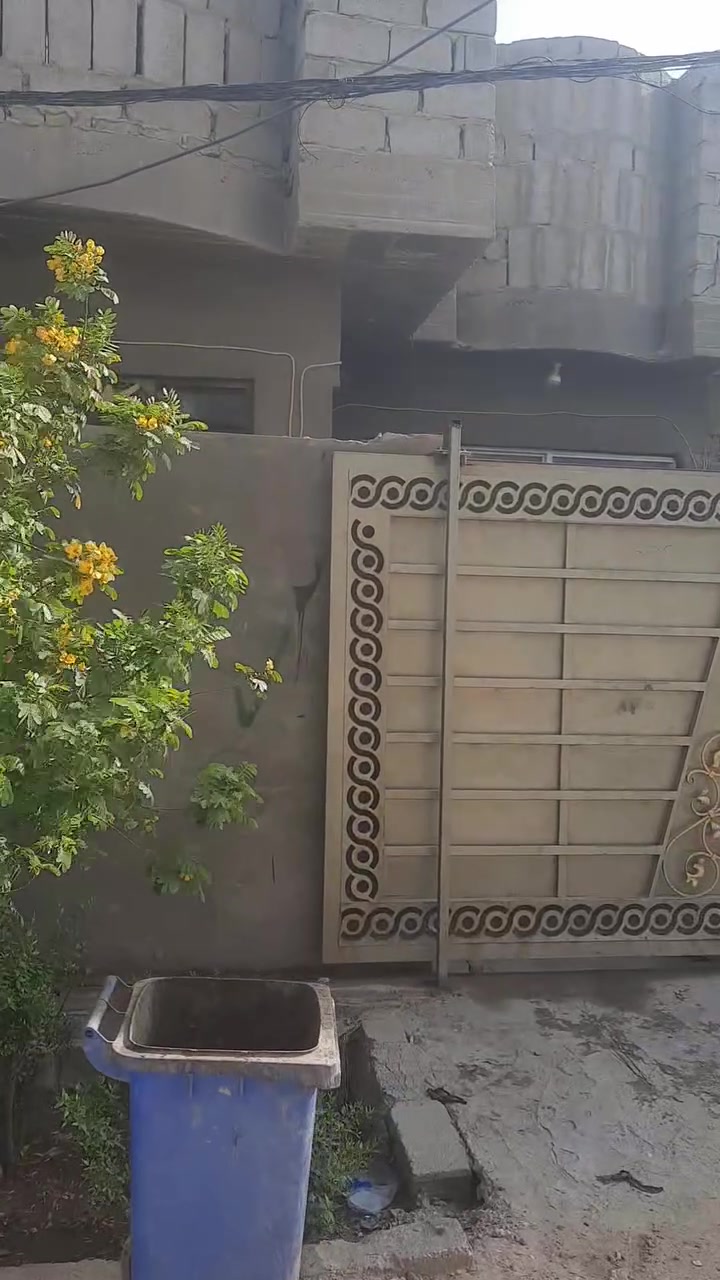 السلام عليكم بيت للبيع كربلاء المقدسه بيت زراعي منطقة الشبانات قريب الحولي بي خدمات كامله قريب عن الامام 10دقائق هذا رقمي ***********
