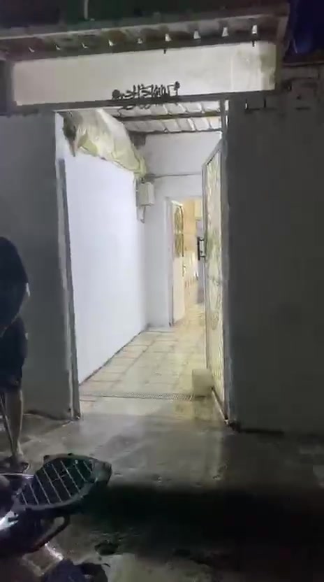 للإيجار نص قطعه بيه غرفتين وستقبال مع محل بلبيت 
تفاصيل واضحه بالفديو مكانه قطاع ٢٦
سعره ٣٥٠ 
***********
***********
