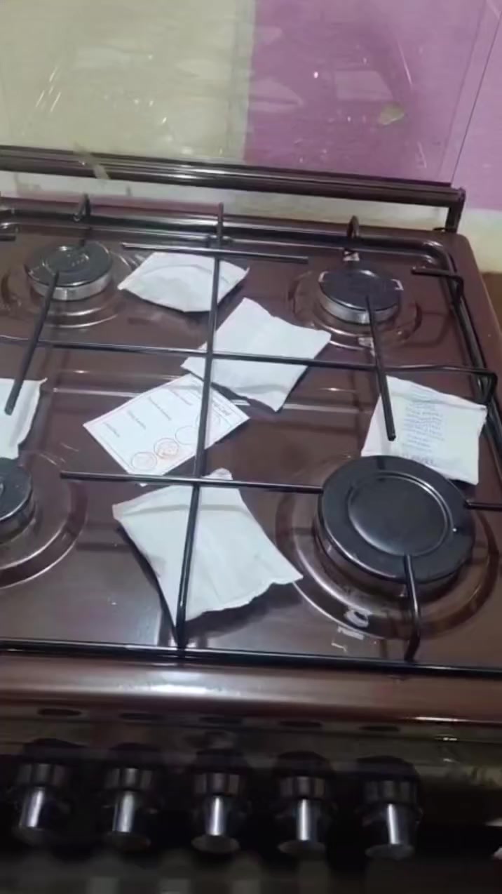 سلام عليكم عندي طباخ جديد ممستعمل ١٥٠ بي مجال بس شي قليل***********
