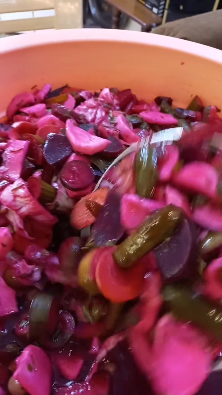 طرشي بيت • أحمر مشكل • توصيل