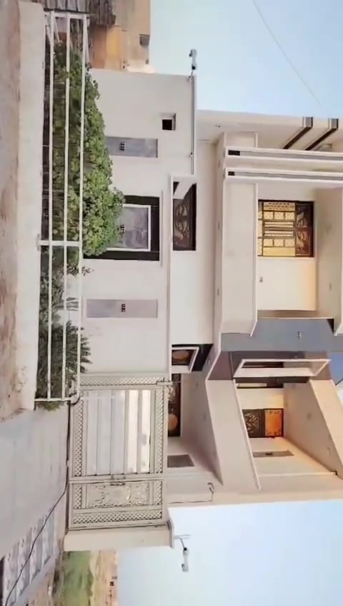 السلام عليكم ورحمه الله وبركاته دار للبيع في منطقه 7كيلو في منطقه21000 بناء البيت سنه2023 
محتويات البيت 4غرف نوم +صالتين +صحيات عدد2داخليه  وواحده خارجيه استقبال 7*4 +مناور عدد2 +مطبخ مساحه البيت 200متر  السعر خاص للاستفسار الاتصال على الرقم***********
