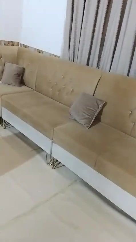 ديوان عشر مقاعد من هاذه جاهز جديد سعره ٣٠٠ وبي مجال مكاني الديوانيه شارع الوكفه ***********
