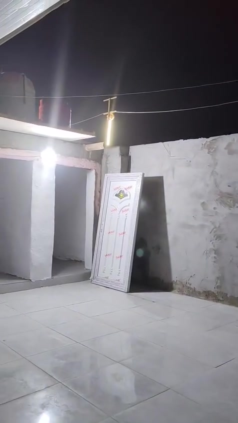 منزل للبيع تجاوز في الزبير الريسز خلف مدرسة الهفهاف يحتوي على
غرفة نوم عدد 1
مطبخ
صحيات خارجية منفصلة عن بعض
صالة كبيرة عدد 1
طارمة

مساحة البيت 120 متر
السقف سندويج بنل
الأرضية بورسلاين جديدة

جاهز للسكن
البيت حاليا فارغ فقط بيع بدون إيجار
للتواصل والاستفسار ***********
