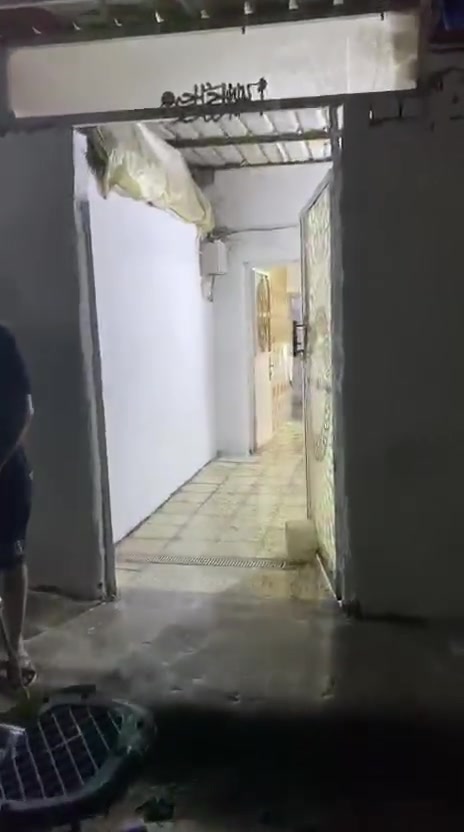للإيجار نص قطعه بيه غرفتين وستقبال مع محل بلبيت 
تفاصيل واضحه بالفديو مكانه قطاع ٢٦
سعره ٣٥٠ قفل
***********
