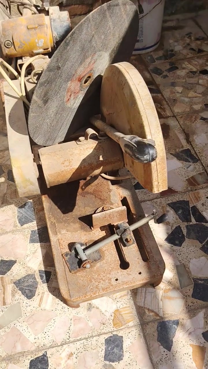 غراض حداده  شغلاات البيع
العنوان بغداد الحسينيه  (***********)
