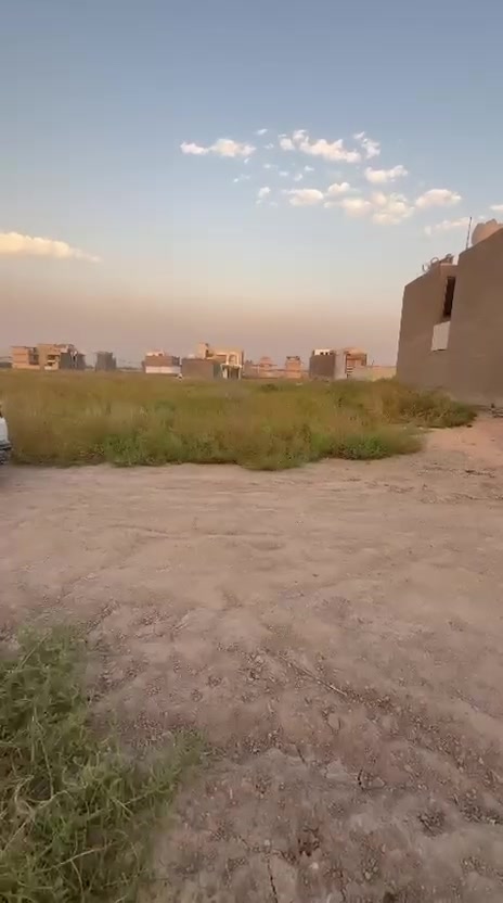 السلام عليكم
قطعه ارض للبيع مربع الضباط 
٢/١٠ مربع الذهبي 
بضهر شارع (٤٠) التبليط قطعه بنص البناء مفروزه 
وجاهزه موقع استثمار وتكدر تسحب قرض عقار 
بسعر مناسب
خدمات مي كهرباء 
رقم العقار (١٢١٧٠) 
المساحه (١٢٥) متر 
الواجه (٦.٢٥) متر نزال (٢٠) متراً 
مباشر من صاحب العقار يتواجهه بايع ومشتري والي عنده قطعه وعارضها للبيع ينزلها ب التعليقات 
للتواصل وللاستفسار اكثر ⬇️
ملاحظة 📝 
نتكفل بلقطعه لحين تقرير 
***********
