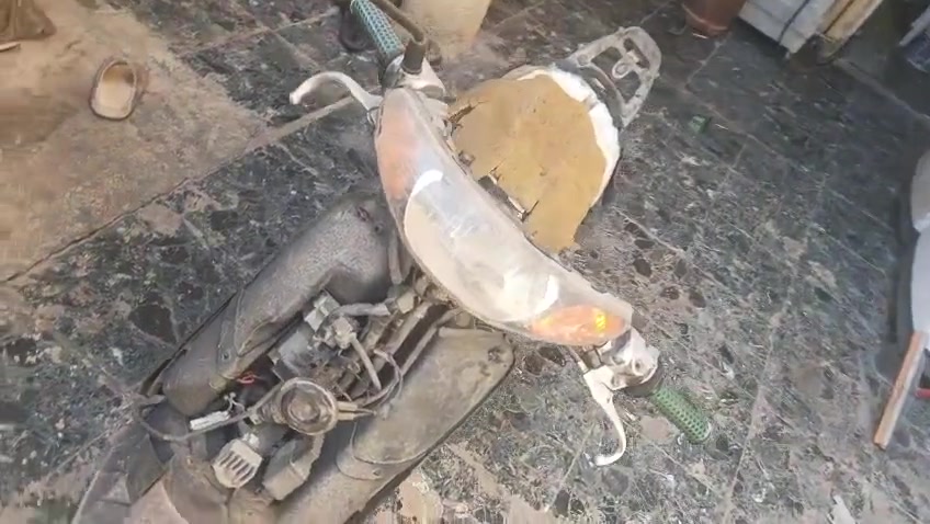 السلام عليكم
عندي هاي الدراجة للبيع عصفورية مكينتها شغالة باتريها موجود نقصها بلك وواير بانزين وتاير خلفي بنجر وكفرات ابيعها كوم حديد قفل 25 الف مكاني الشعلة الاولى مستعجل عالبيع
***********
