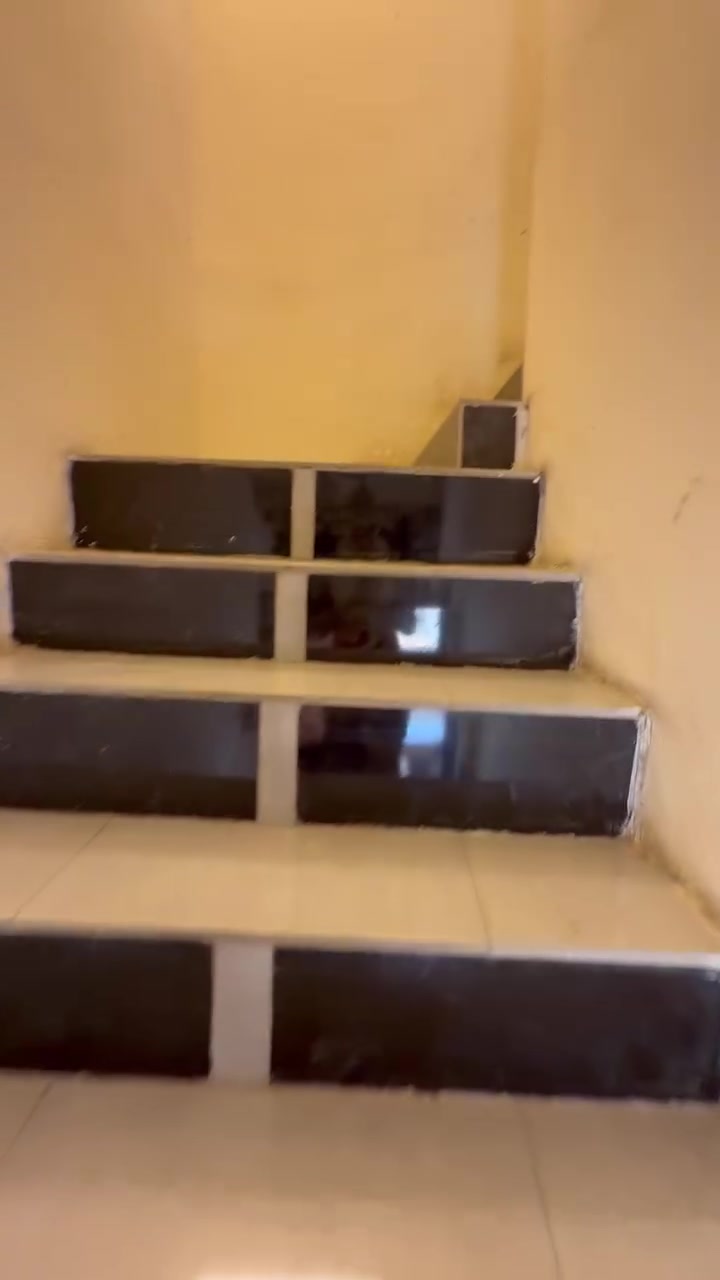 🏢 عقار للإيجار – الغدير

📍 العنوان: بغداد – الغدير – فلكة كنيسة مار كوركيس – بناية الركن

متوفر عقار  مشتمل معزول بمساحة 90 م² للإيجار، مناسب لعدة استخدامات:

🔹 عيادات طبية
🔹 مكاتب وشركات
🔹 سكن
🔹 نشاطات تجارية ومهنية
🔹 وغيرها من الاستخدامات

✨ موقع مميز وسهل الوصول، والبناية مناسبة للسكن أو العمل حسب الحاجة.

📞 للاستفسار والتفاصيل: [***********]
💰 السعر: 750 الف وبيها مجال 

للجادين فقط.

