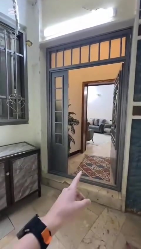 بيت للبيع زراعي حي الزهراء قريب من حي العباس شارع بغداد عامود 21 يبعد عن شارع 150 متر ينباع مع كافة اثاث البيت. السعر 400 مليون مع كافة الخدمات شارع تبليط مدارس سوك اسواق تجاريه 
***********
***********
