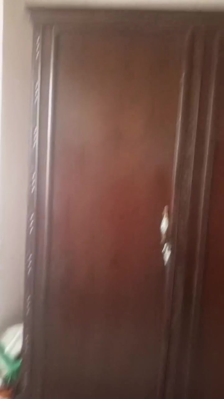 سلام عليكم للبيع كنتور تزكام صاج  نظيف للبيع عنوان بغداد الحبيبة رقم تلفوني ***********
