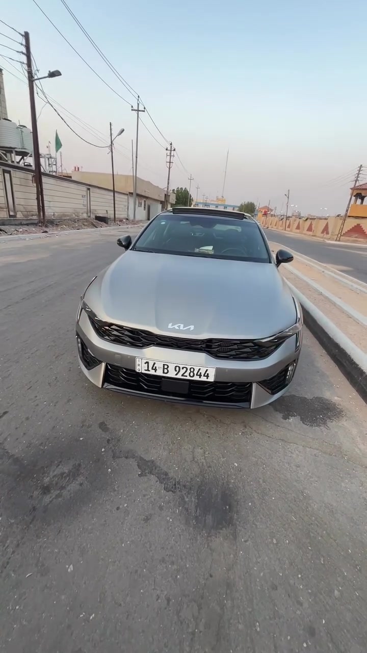 K5 2026
بسعر مناسب جداً  
التفاصيل داخل الفيديو 
***********
مكينة 2500 تيربو 
شاحن ويارلس 
بانروما 
رادار 
نقطة عمياء
تحديد الخروج عن المسار 
نقطة عمياء
شفتات ستيرن
كشنات تدفئة
كشن السائق كهربائي 
ماشية 7000 كيلو متر 
رقم بصرة شهداء 
السعر 200
