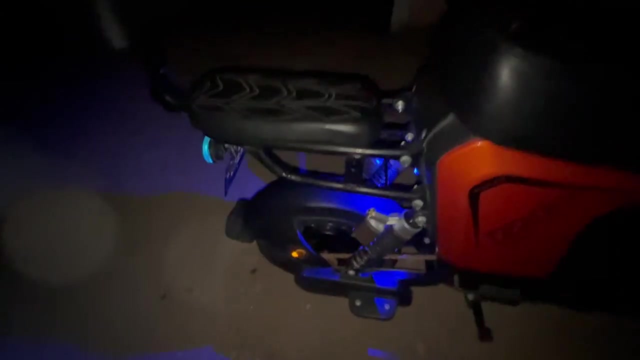 R8 لون مميز للبيع
السعر جداً مناسب ومقبول .!

الاستفسار على هذه الرقم
***********/راسلني خاص على هذه الحساب .!!
