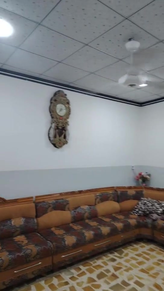 الدار للبيع رأس الجاده خالف بطاقة الخضره سند طابو ٣غرف نوم المساحه ٧٠ متر الاستفسار *********** ***********
