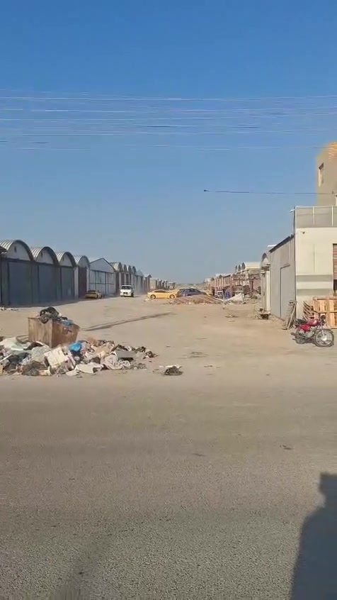 متوفربسعر مناسب جدا 
بيت هيكل المساحه 100 متر بناء طابوق 
طريق العكيكه السايدين شارع المخازن قرب مجمع قسام 
200 متر عن الشارع الرئيسي 
للتواصل والمعلومات 
هـ ***********

