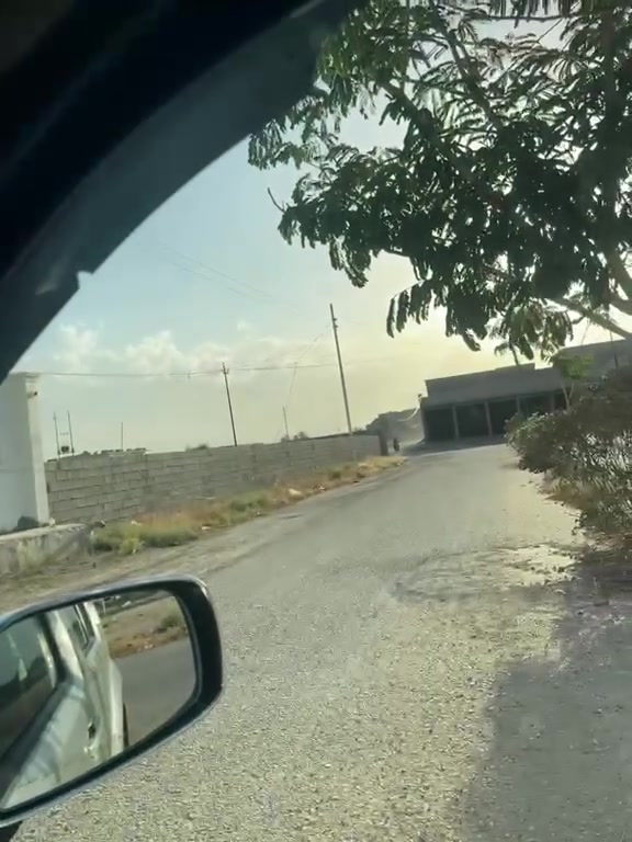 السلام عليكم ورحمة الله وبركاته
يوجد دار للبيع في حي البهراط  الشارع تبليط سايدين لعتبه الباب التبليط

*المساحة 180 متر نظام البيت تركي من حيث الافصال والخريطة بناء جناي مو بيع وشراء

*مجمع صحيات خارجية وداخلية

*ديوانية كبيرة وهول كبير

*غرفتين نوم 5/4 

*محاط  ب نظام كامرات على واجهة البيت

*الشارع مساحته20سايدين
للاستفسار على الرقم ***********
***********

السعر 70 مليون
