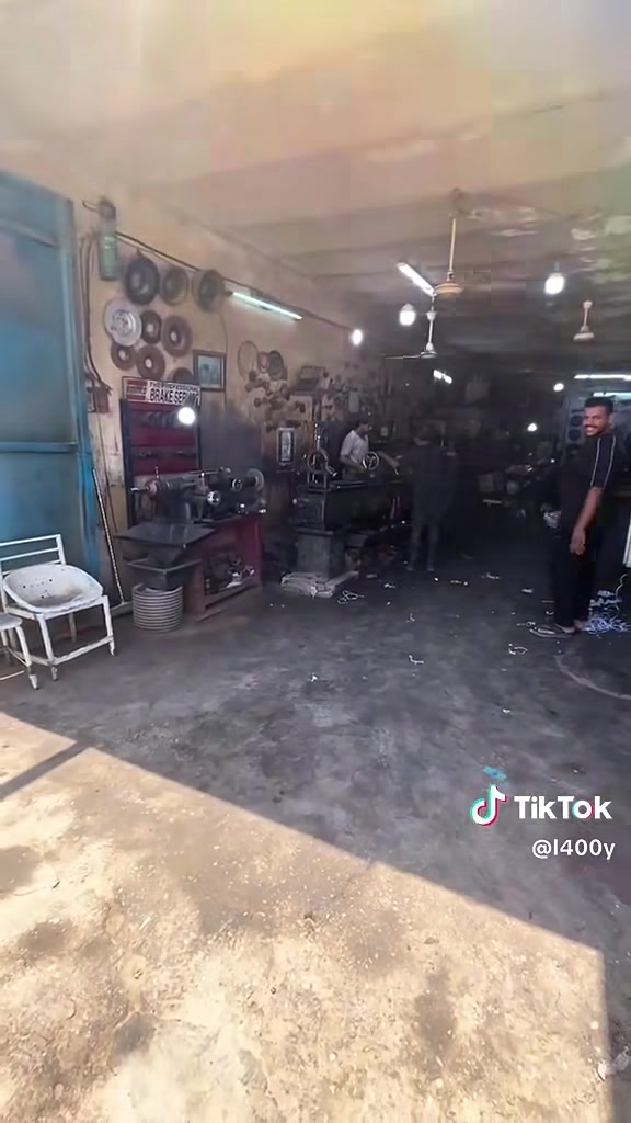 تعلاوه دفلون جميع السيارات العنوان الناصرية رقم *********** حي الصناعي ب لوك الثالث
