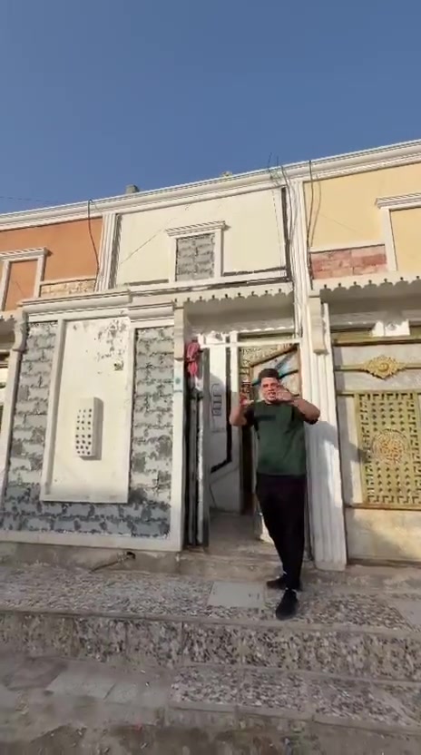 السلام عليكم 
بيت مساحه 70 متر  ينباع نقدا وقصد مقدمه 13 الدسيم قرب حسينيه شيخ وهاب كافه خدمات المنطقه للتواصل مراجعه دلاليه المصطفى او الاتصال 
***********
