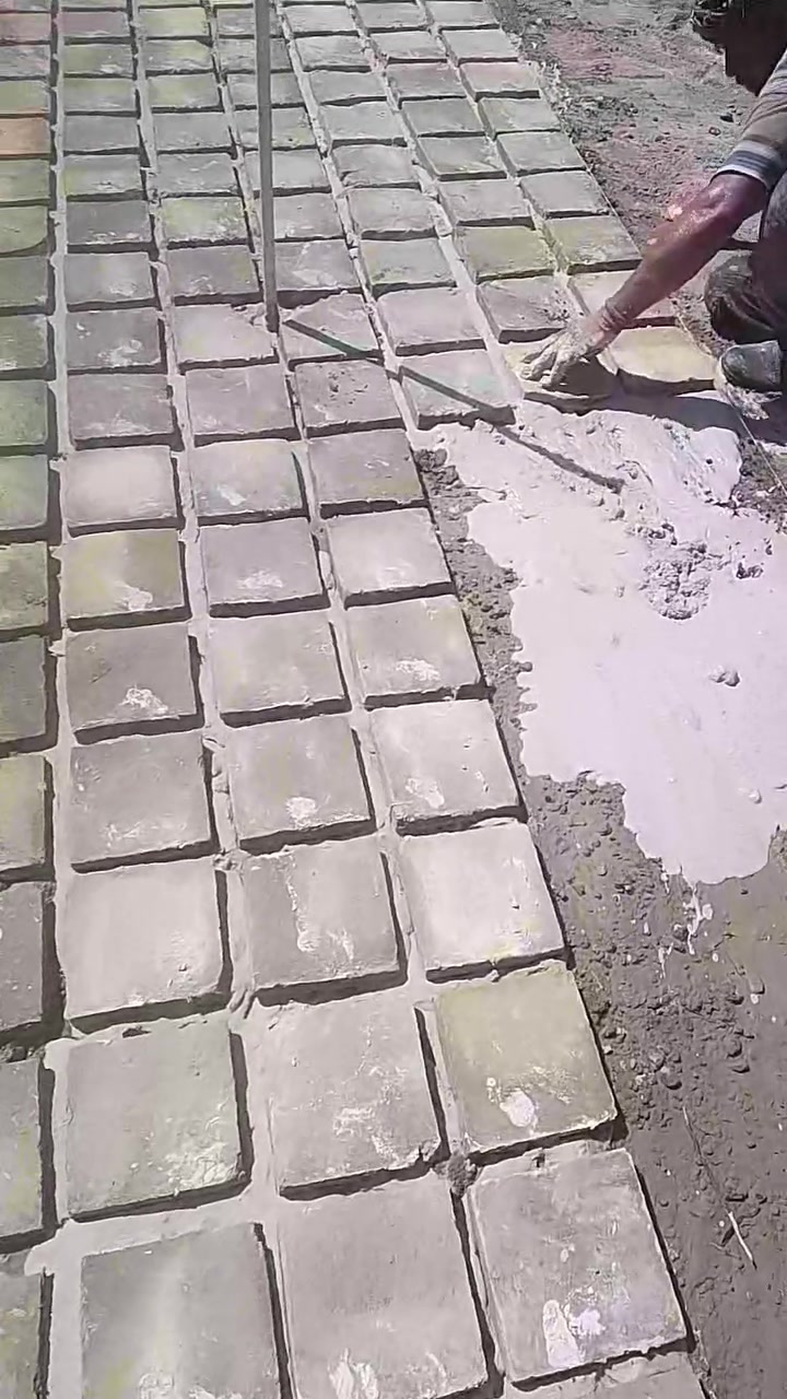 السلام عليكم خلفه بناء تطبيك فرشي نتشغل على متر وعلى اليوميه حسب طلب ابو البيت مكاني حله موجود واتساب ***********
