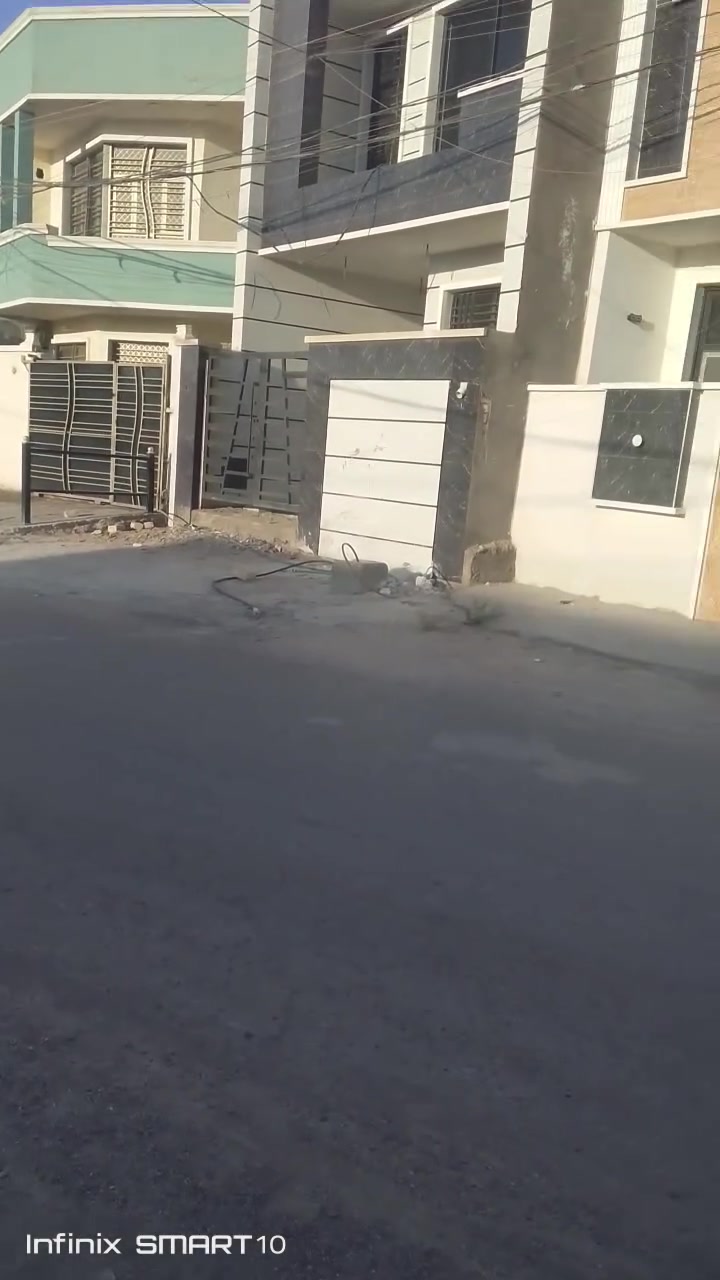 السلام عليكم
يتوفر لدينا دار البيع المساحة 110 
طابو زراعي سند 25 الك حق التصرف 
العنوان منطقة الدوانم مجاور شرطة الخامسة قرب جامع الفردوس 
تفاصيل دار 
 صالة مدخل 
مطبخ 
غرفتين نوم 
حمامات فوق جوة عدد2
ترك
كراج 
على شارع رئيسي تبليط عرض 22 متر 
هاتف ***********
خالد الجبوري
