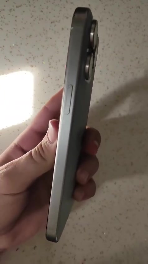 📱 للبيع iPhone 15 Pro Max
🩶 اللون: تيتانيوم
💾 الذاكرة: 256GB
🌍 الموديل: عربي (AH/A - شرق أوسط)
🔋 البطارية: 84%
🔧 حالة الجهاز:
✨ نظافة 100% وبدون أي شخط
🔹 الجهاز وكالة (لا مفتوح ولا مصلح)
🛡️ كفالة عامة شاملة
🎁 الهدايا والملحقات:
➕ كرتونة الجهاز (غير مطابقة)
➕ واير شحن أصلي
➕ لزقة كاميرات
💰 السعر: 975,000 دينار عراقي
📍 الموقع: بغداد – الحرية
❌ التوصيل غير متوفر (استلام مباشر)
🔍 شرط الفحص قبل التسليم
📞 للتواصل: ***********
