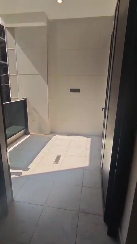ال للئيجار شقة ديلوكس بلعرصات. غرفتين وصاله ومطبخ وحمامات عدد 2 ديلوكس مع مصعد كهربائي شغال 24ساعة ب900$. للاستفسار الاتصال بالرقم ***********
